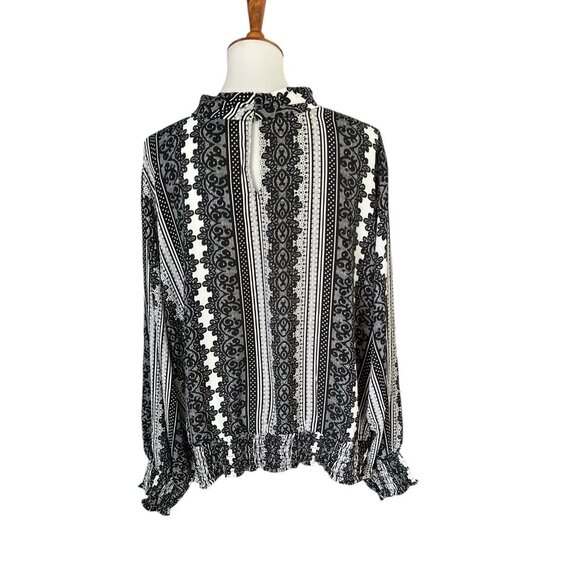 Bold Elements Black/White Print Top With Elasticized Cuffs and Bottom-Size 3X - Picture 2 of 2